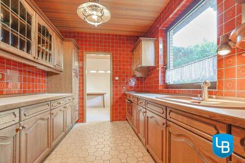 Küche mit Einbauten - 