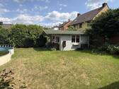 Gartenhaus und Pool - 