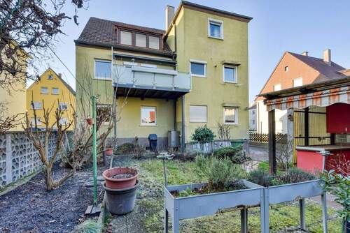 Hausansicht Ost - 1 Zimmer Mehrfamilienhaus, Wohnhaus in Stuttgart