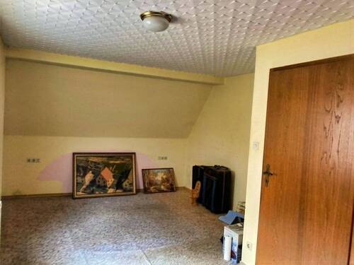1 von 3 Zimmer im Dachgeschoss - 