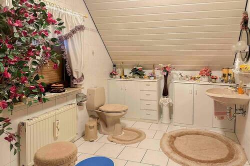 Badezimmer 1.OG - Einfamilienhaus mit 95,20 m&sup2; in Hennef (Sieg) zum Kaufen