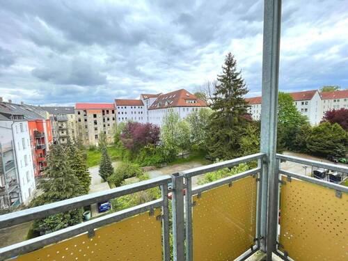 Blick vom Balkon - Etagenwohnung Mehrfamilienhaus Chemnitzer Lutherviertel