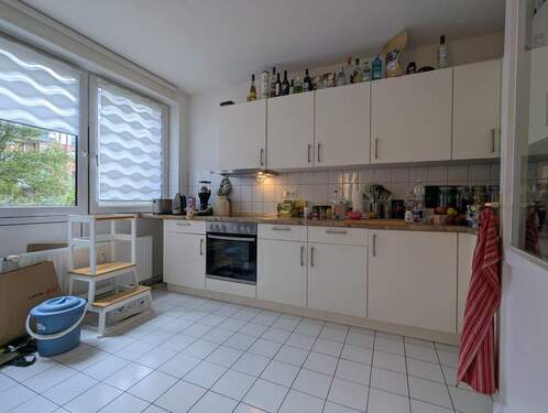 Küche bietet sehr viel Stauraum - 