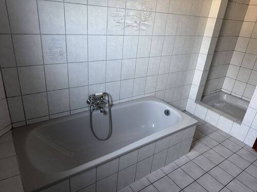 Badezimmer (3).JPG - 