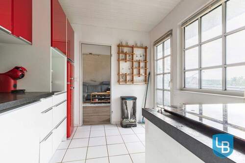 ... mit Zugang zur Loggia - 