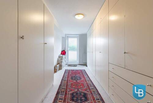 Hauseingang im Kellergeschoss - 