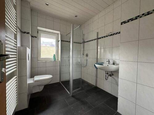 Bild 2 - 2 Zimmer Etagenwohnung zur Miete in Pirmasens