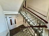 Treppenhaus - 3 Zimmer Mehrfamilienhaus, Wohnhaus zum Kaufen in Wurzen