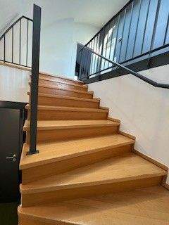 Treppenaufgang / Dielenbereich - 2 Zimmer Etagenwohnung zum Kaufen in Dietzenbach