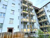 Hofansicht/Balkon/Garten - Schöne Zwei-Zimmer- Wohnung mit Balkon im Chemnitzer Lutherviertel Einbauküche bereits im Mietpreis enthalten.