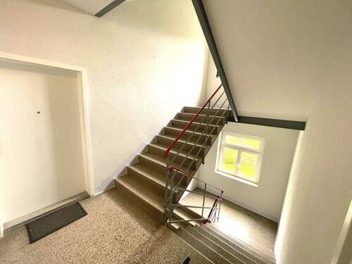 Treppenhaus - Etagenwohnung mit 60,50 m² in Chemnitz zur Miete