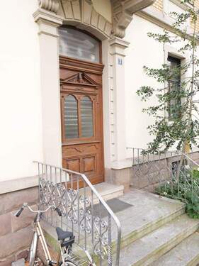 Hauseingang - Mehrfamilienhaus, Wohnhaus in Würzburg