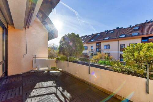 Balkon nach Süden - Etagenwohnung mit 88,40 m&sup2; in Ludwigsburg zur Miete
