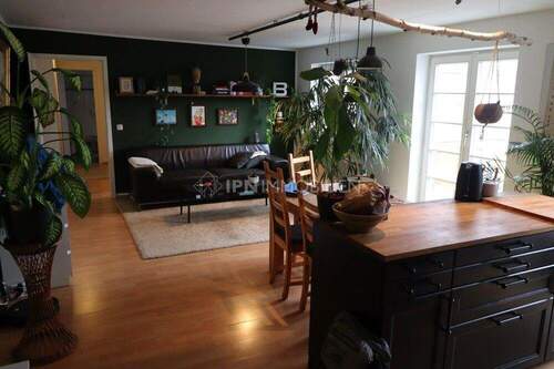 Wohn- und Esszimmer - 3 Zimmer Etagenwohnung zur Miete in Rostock