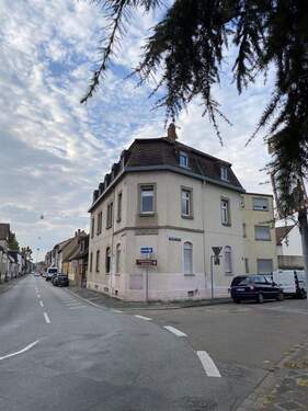 Hausansicht - Etagenwohnung mit 75,00 m² in Mannheim zur Miete