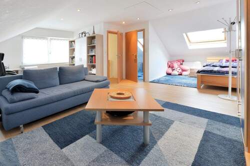 der große Studioraum im Dachgeschoss - 