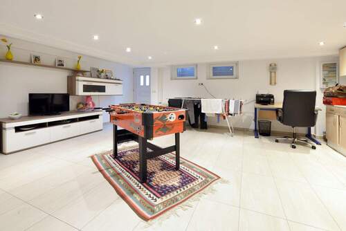 der große Hobbyraum im Untergeschoss - 