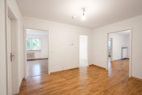 Diele - 4 Zimmer Etagenwohnung zum Kaufen in München