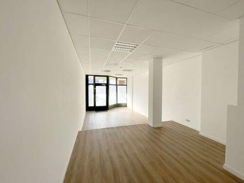 Blick zum Eingang - Gewerbeobjekt (Büro, Produktion, Verkauf) in Köln zum Kaufen