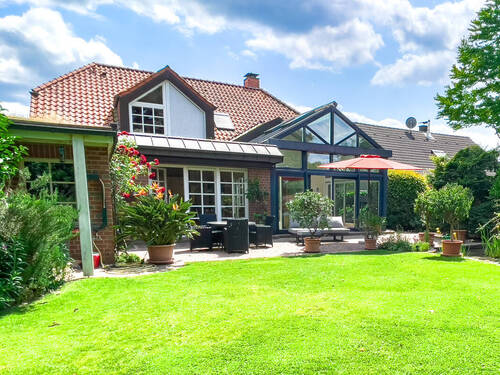 Haus Gartenansicht - Traumhaftes Haus im neuwertigem Zustand