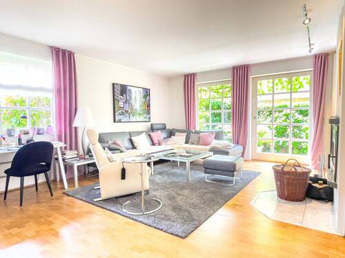 Wohnzimmer mit Kamin - 5 Zimmer Einfamilienhaus zum Kaufen in Selm / Bork