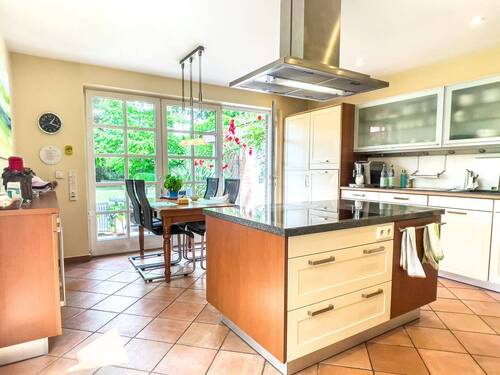 Küche mit Insel - 5 Zimmer Einfamilienhaus in Selm / Bork