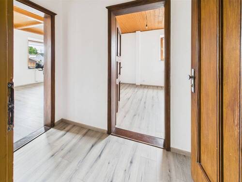 Flur - 3 Zimmer Etagenwohnung in Traunstein