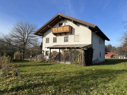 Ost-Ansicht - 8 Zimmer Mehrfamilienhaus, Wohnhaus zum Kaufen in Triftern / Wiesing