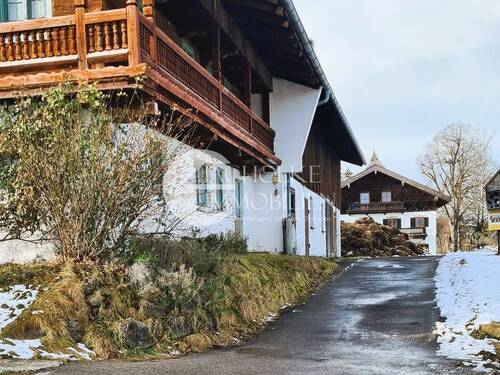 477.Haus.Außen - 1 Zimmer Mehrfamilienhaus, Wohnhaus in Dietramszell-Lochen