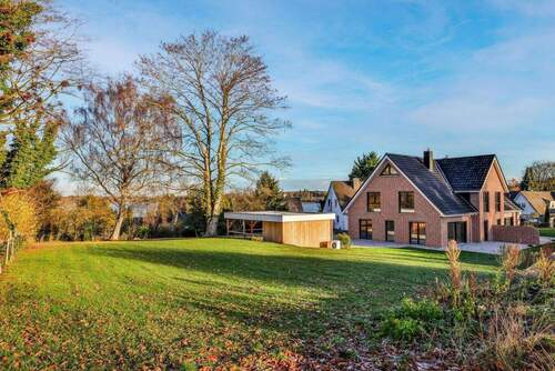 Garten mit Seeblick - 5 Zimmer Doppelhaushälfte zum Kaufen in Scharbeutz