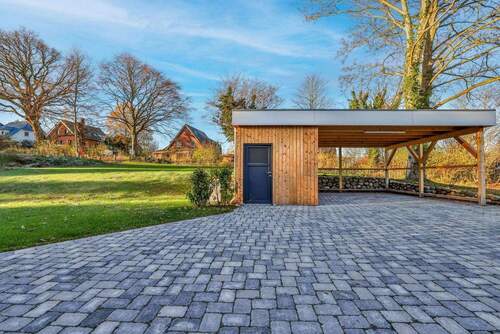 Carport mit Abstellraum - 