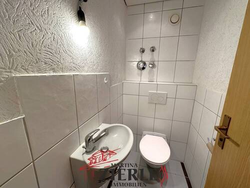 9-Separates WC - 