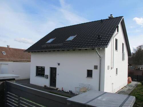 Vorderansicht - 5 Zimmer Mehrfamilienhaus, Wohnhaus in Albstadt