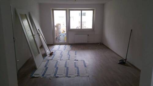 Wohnzimmer - 3 Zimmer Etagenwohnung in Murrhardt