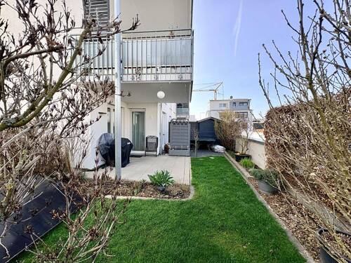 Terrasse und Gartenanteil - 3 Zimmer Etagenwohnung zum Kaufen in Holzgerlingen