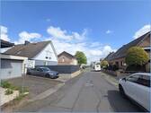 Blick in die Straße - 5 Zimmer Einfamilienhaus zum Kaufen in Bornheim