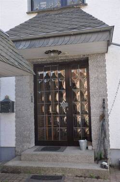 Hauseingang - 6 Zimmer Mehrfamilienhaus, Wohnhaus in Erftstadt