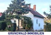 Ansichten - Ruhiges Einfamilienhaus mit Einliegerwohnung, Gartenidylle und Doppelgarage. Ideal für Familie & Mehrgenerationenwohnen.