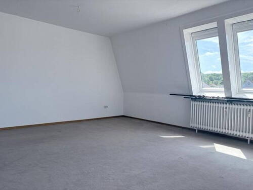 Wohn-/Esszimmer - 