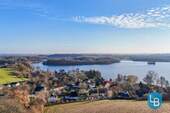 Am Feldrand und in Seenähe - Moderne DG-Wohnung in ruhiger, seenaher Lage