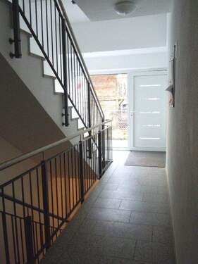 Hausflur.JPG - Etagenwohnung mit 82,20 m&sup2; in Ingolstadt zur Miete