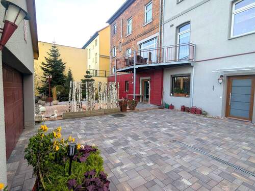 Ansichten - 1 Zimmer Mehrfamilienhaus, Wohnhaus zum Kaufen in Eisenberg