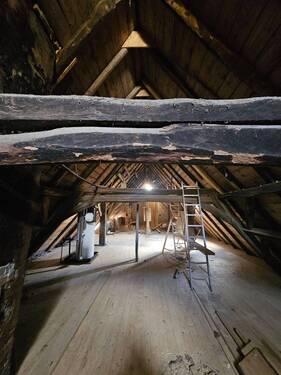 Ausbaufähige Dachetage Schuppen - 