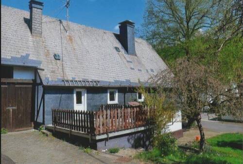 Vergleich Dach vor der Sanierung - Bauernhaus, Landhaus mit 216,00 m&sup2; in Siegen zum Kaufen