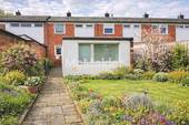Front - Top Lage Hannover: Reihenmittelhaus mit Wintergarten & Gartenparadies