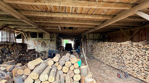 Viel Lagerplatz für Holz und Fahrzeuge - Einfamilienhaus mit 187,30 m&sup2; in Bad Colberg-Heldburg / Holzhausen zum Kaufen
