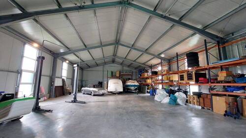 Lagerhalle Richtung Osten - 