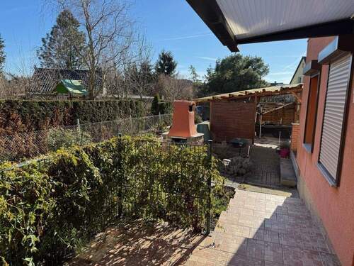 Terrasse vor WE 5 u. Zugang zum Garten - 
