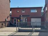 Ansicht Hinterhaus und Garage - 