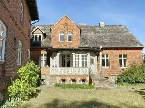 Haupthaus - Ehemalige Kaiserliche Försterei, tolles Landhaus mit Stallungen und Wirtschaftsfläche, Teilbar - Erweiterbar